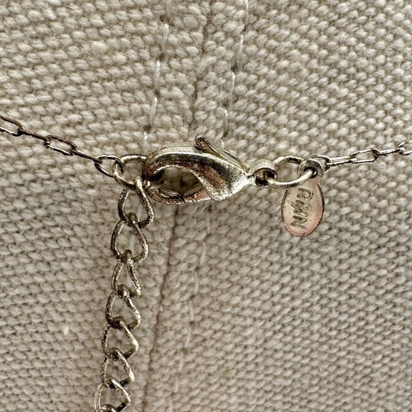 Elegant Pearl Necklace in Gray,White, and Silver - Picture 4 of 6